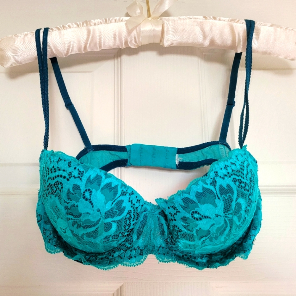 Victoria's Secret Pink- blue lace bra 💙 32B